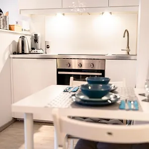 Apartment Truth - Kingsize Bett - Netflix - Zentral